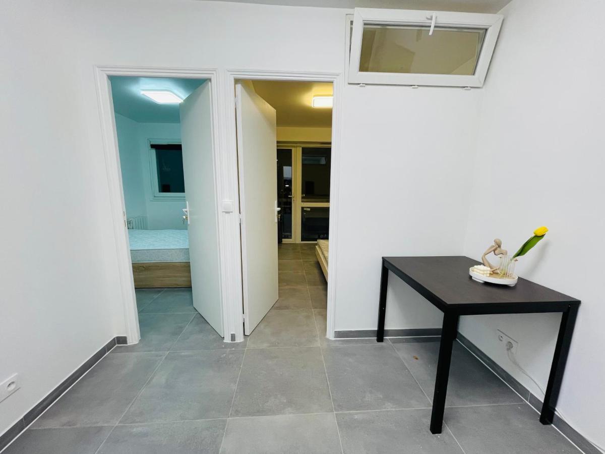 Dream Dwell Paris-Two Bedrooms Apart Near Gare Du Nord Bagian luar foto
